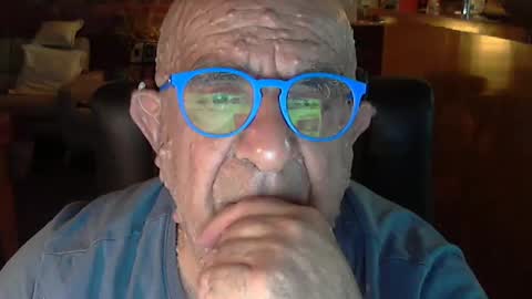 Snapshot of patvac chatting on 02-17-25, 01:10 patvac online show from 02-17-25, 01:10