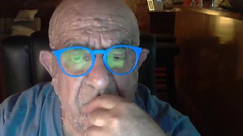 Snapshot of patvac chatting on 02-21-25, 12:39 patvac online show from 02-21-25, 12:39