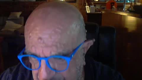 Snapshot of patvac chatting on 02-23-25, 01:32 patvac online show from 02-23-25, 01:32