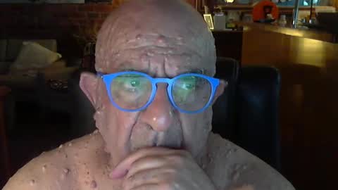 Snapshot of patvac chatting on 02-26-25, 12:03 patvac online show from 02-26-25, 12:03