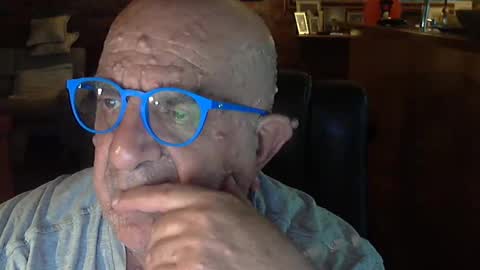 Snapshot of patvac chatting on 03-11-25, 12:39 patvac online show from 03-11-25, 12:39