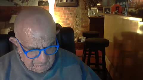 Snapshot of patvac chatting on 09-13-25, 02:28 patvac online show from 09-13-25, 02:28