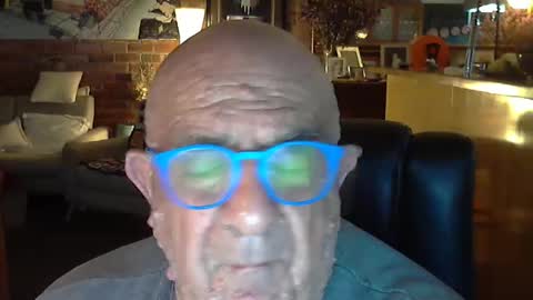 Snapshot of patvac chatting on 09-18-25, 02:30 patvac online show from 09-18-25, 02:30