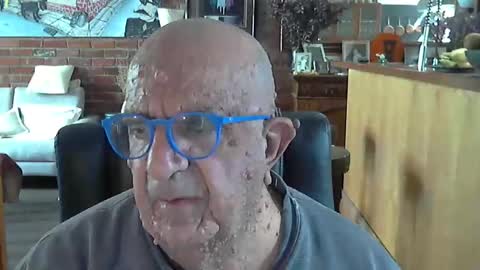 Snapshot of patvac chatting on 09-19-25, 02:35 patvac online show from 09-19-25, 02:35