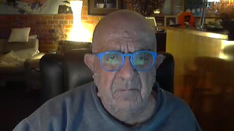 Snapshot of patvac chatting on 09-20-25, 02:40 patvac online show from 09-20-25, 02:40