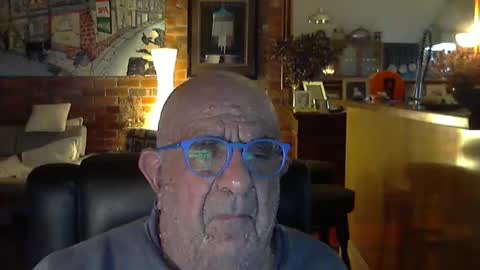 Snapshot of patvac chatting on 09-21-25, 02:29 patvac online show from 09-21-25, 02:29