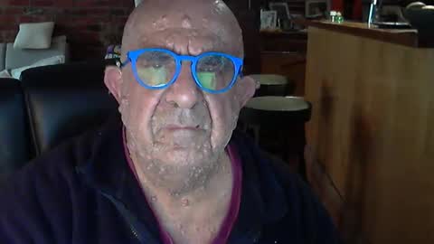 Snapshot of patvac chatting on 09-24-25, 06:17 patvac online show from 09-24-25, 06:17