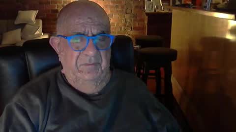 Snapshot of patvac chatting on 09-28-25, 03:39 patvac online show from 09-28-25, 03:39