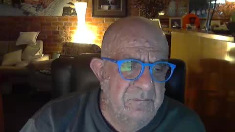 Snapshot of patvac chatting on 09-29-25, 02:22 patvac online show from 09-29-25, 02:22