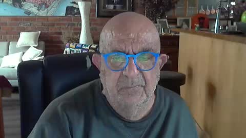 Snapshot of patvac chatting on 10-01-25, 11:44 patvac online show from 10-01-25, 11:44