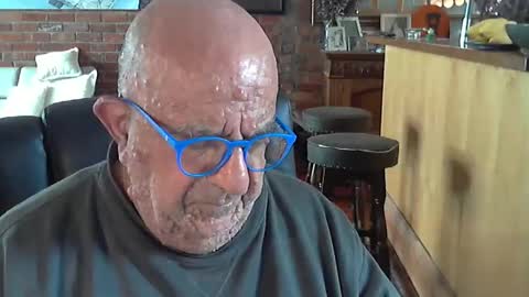 Snapshot of patvac chatting on 10-17-25, 12:58 patvac online show from 10-17-25, 12:58