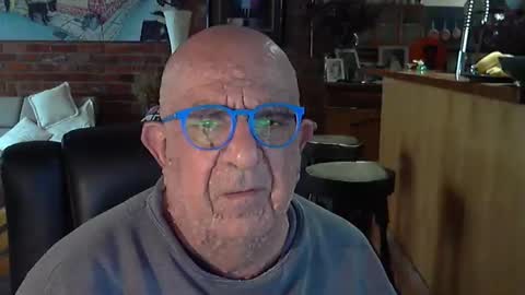 Snapshot of patvac chatting on 10-18-25, 11:38 patvac online show from 10-18-25, 11:38