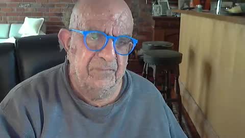 Snapshot of patvac chatting on 10-25-25, 12:40 patvac online show from 10-25-25, 12:40