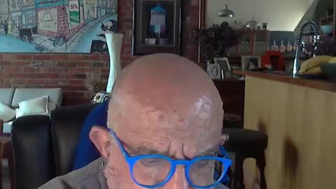 Snapshot of patvac chatting on 10-31-25, 01:06 patvac online show from 10-31-25, 01:06