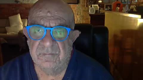 Snapshot of patvac chatting on 12-15-25, 01:59 patvac online show from 12-15-25, 01:59