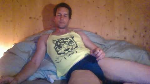 Snapshot of paueriwan chatting on 04-19-26, 08:00 paueriwan online show from 04-19-26, 08:00