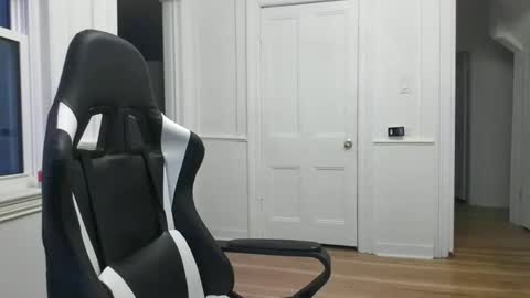 Snapshot of paul9333 chatting on 12-17-24, 09:38 shy online show from 12-17-24, 09:38