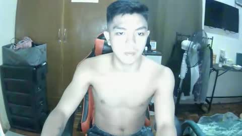 Snapshot of paul968323 chatting on 12-15-25, 11:36 MrBigPaul online show from 12-15-25, 11:36