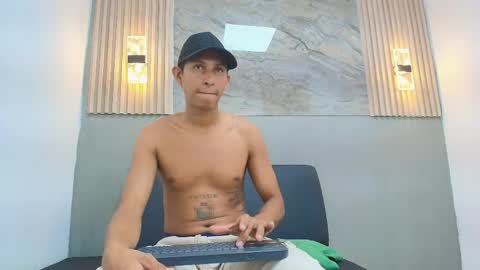 Snapshot of paul_conor chatting on 05-22-26, 02:33 paul_conor online show from 05-22-26, 02:33