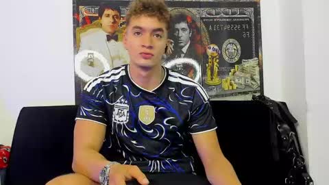 Snapshot of paul_george212 chatting on 05-09-26, 01:05 Paull George online show from 05-09-26, 01:05