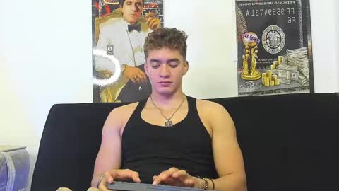 Snapshot of paul_george212 chatting on 05-12-26, 12:35 Paull George online show from 05-12-26, 12:35