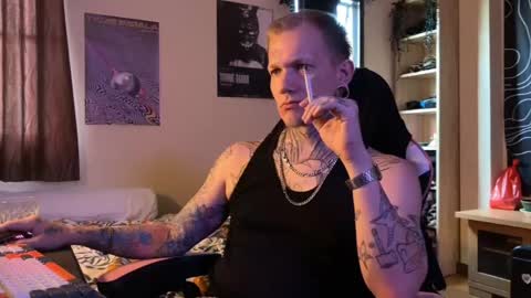 Snapshot of paul_razor chatting on 05-18-26, 03:13 Paul online show from 05-18-26, 03:13