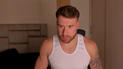 Snapshot of paul_roger chatting on 01-21-25, 12:04 PAUL ROGER online show from 01-21-25, 12:04