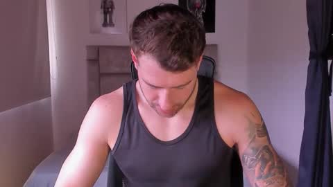 Snapshot of paul_roger chatting on 02-16-25, 04:53 PAUL ROGER online show from 02-16-25, 04:53