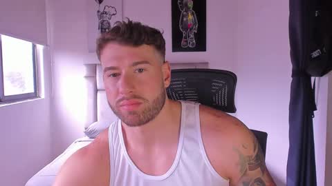 Snapshot of paul_roger chatting on 02-18-25, 05:31 PAUL ROGER online show from 02-18-25, 05:31