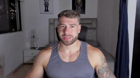 Snapshot of paul_roger chatting on 09-20-25, 01:28 PAUL ROGER online show from 09-20-25, 01:28