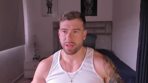 Snapshot of paul_roger chatting on 10-19-25, 01:56 PAUL ROGER online show from 10-19-25, 01:56