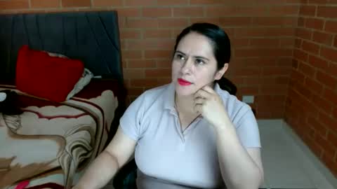 Snapshot of paula__117 chatting on 05-24-26, 04:45 paula__117 online show from 05-24-26, 04:45