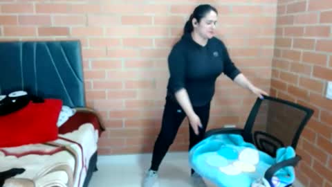 Snapshot of paula__117 chatting on 05-31-26, 01:25 paula__117 online show from 05-31-26, 01:25