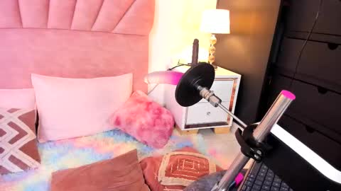 Paula   online show from 03-08-26, 02:04