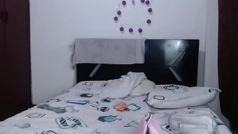 PAULA online show from 11-19-25, 04:23