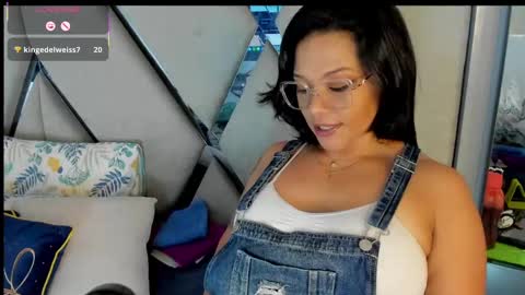 Paula online show from 02-21-25, 10:04