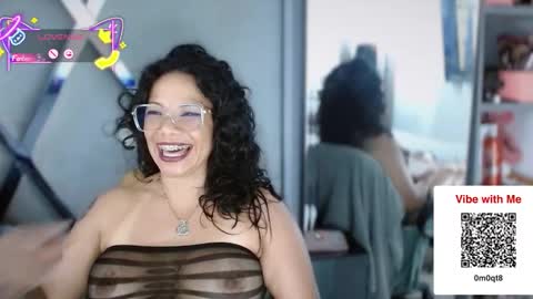 Paula online show from 11-21-25, 03:54