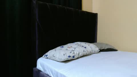 Snapshot of paulahlyn chatting on 04-15-26, 04:36 paualah online show from 04-15-26, 04:36