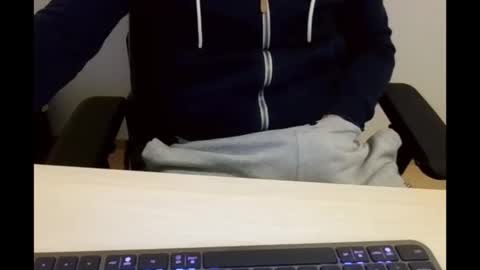 paulbazo83 online show from 11-19-25, 12:05