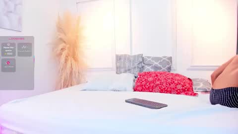 Pau  online show from 01-19-26, 12:42