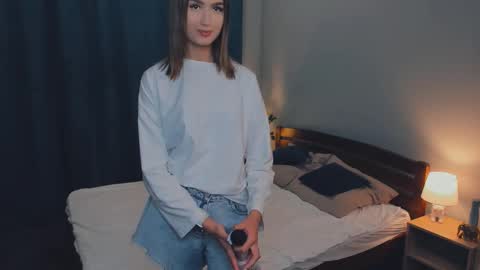 Snapshot of paulettelafevre chatting on 09-11-25, 09:15 Eva online show from 09-11-25, 09:15