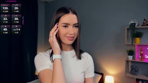 Snapshot of paulettelafevre chatting on 10-10-25, 07:13 Eva online show from 10-10-25, 07:13