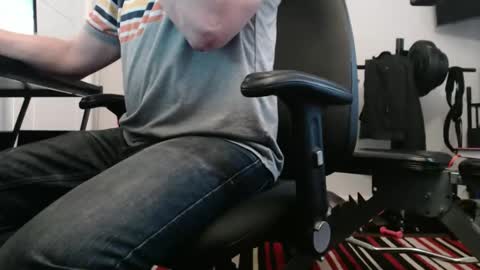 Snapshot of paulie120464 chatting on 10-27-25, 04:22 paulie120464 online show from 10-27-25, 04:22