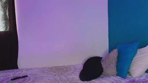 Paulina online show from 12-18-25, 01:06