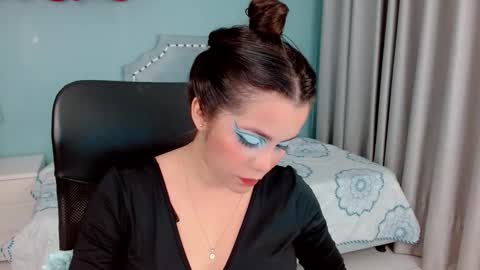 Paulina online show from 10-27-25, 07:40