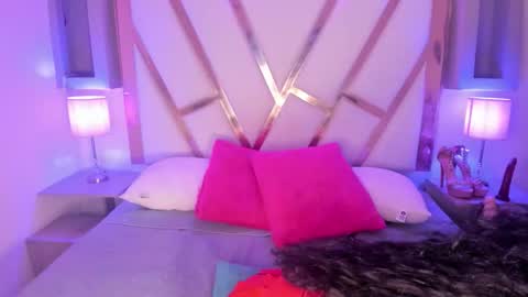 Snapshot of paulina_ruiz_ chatting on 11-07-25, 08:53 online show from 11-07-25, 08:53