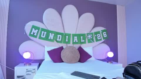 Snapshot of paulinaduarte_ chatting on 06-19-26, 01:04 Paulina online show from 06-19-26, 01:04