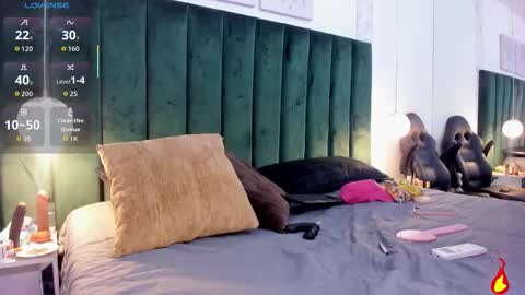 Paulina online show from 11-30-25, 02:21