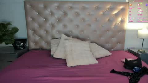 PaulinaSaennz online show from 04-15-26, 12:34