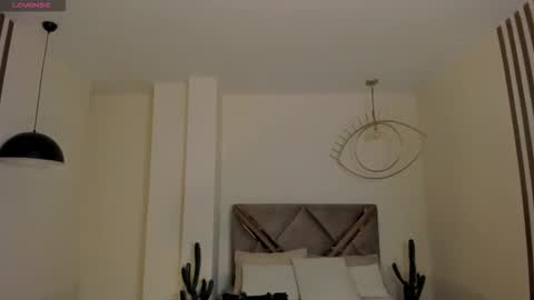 Paulina Santos  online show from 03-18-26, 07:17